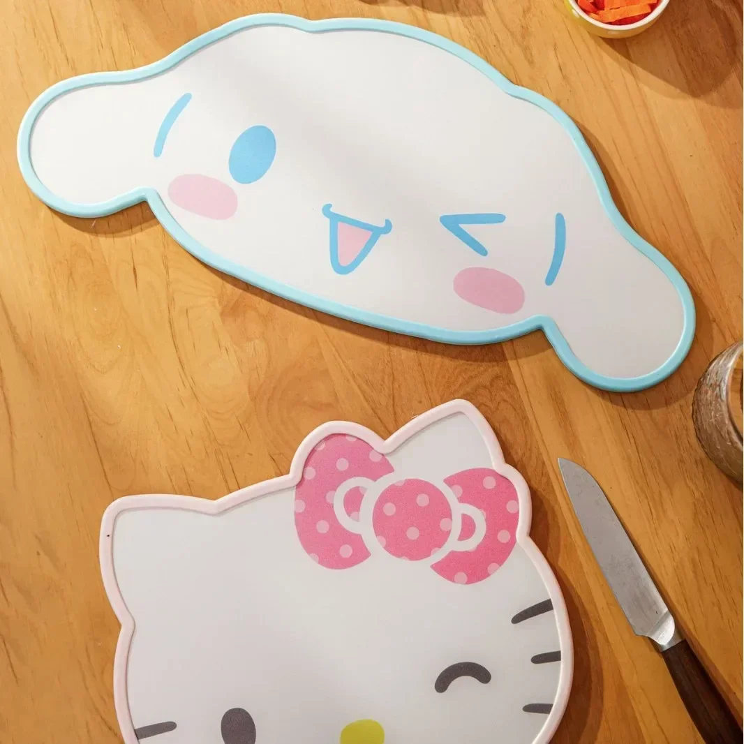 لوح تقطيع على شكل شخصية ماي مي - مراجعة Baby 1 Year Food وسعره