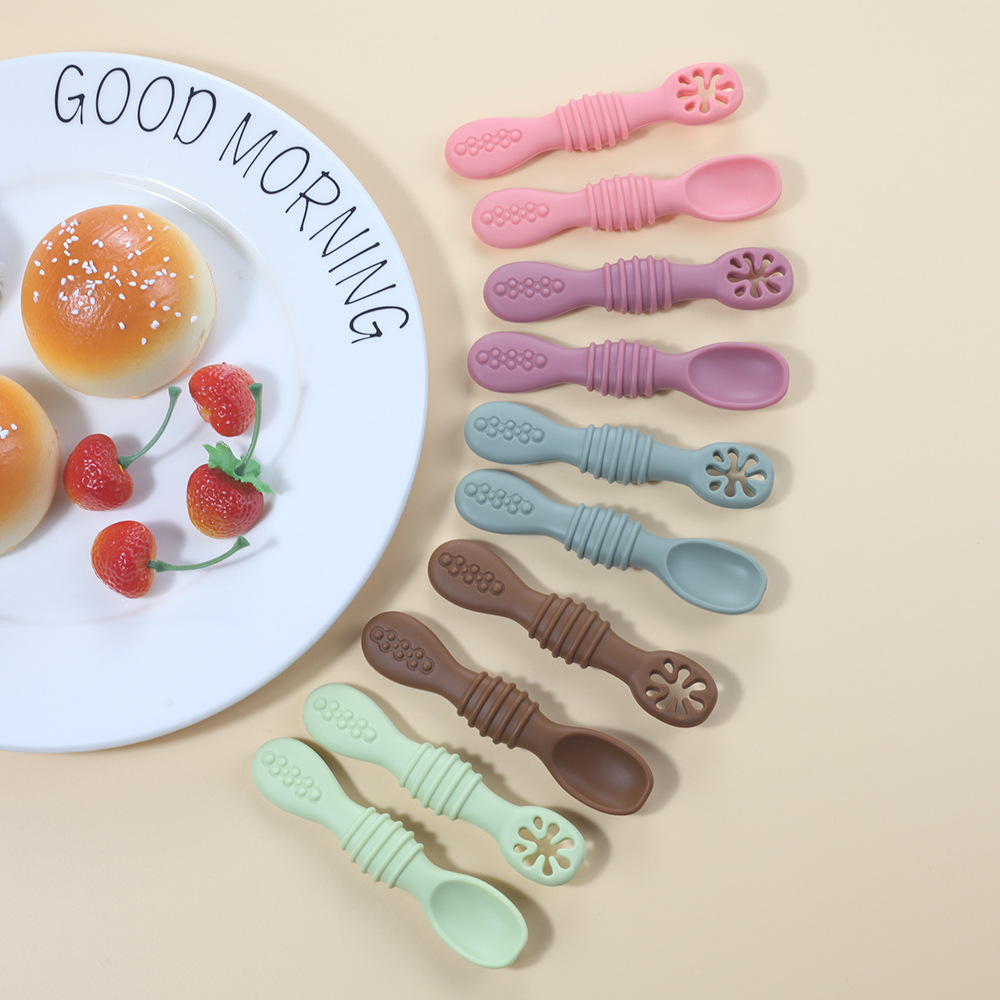 2 قطعة ملاعق تعلم الطفل لطيف أ - مراجعة Baby Food Utensils Set وسعره